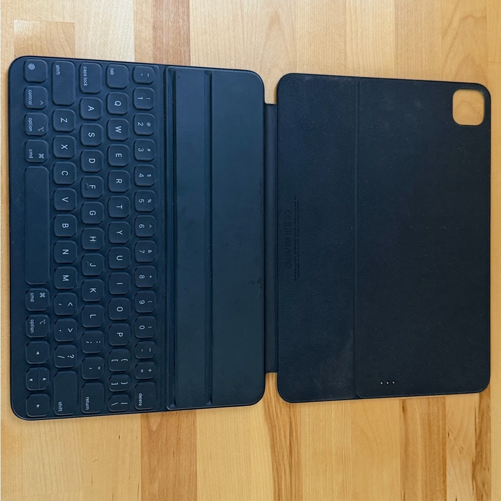 Apple Smart Keyboard Folio for iPad Air and iPad Pro 11-inch